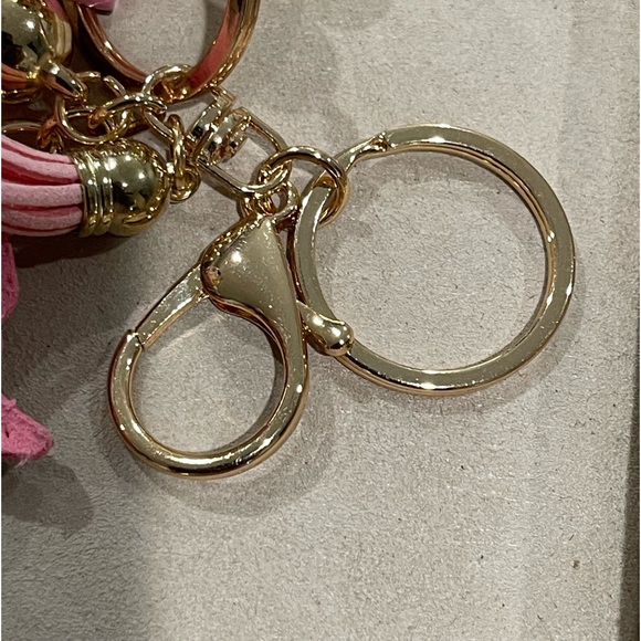 HANDMADE Unique Wristlet Keychain - Picture 4 of 6